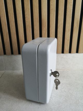 Armario de 40 llaves.