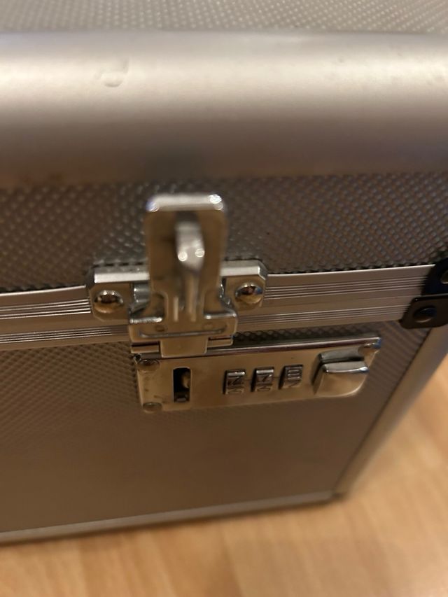 Cofre con combinación seguridad portatil