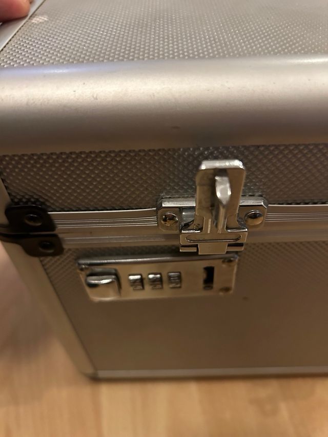 Cofre con combinación seguridad portatil