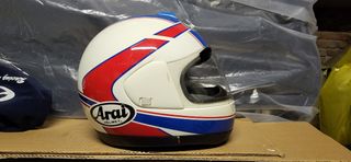 Casco Arai replica  kevin schwantz 