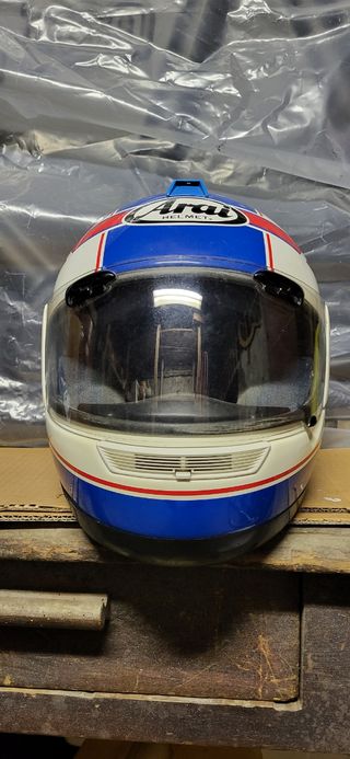 Casco Arai replica  kevin schwantz 