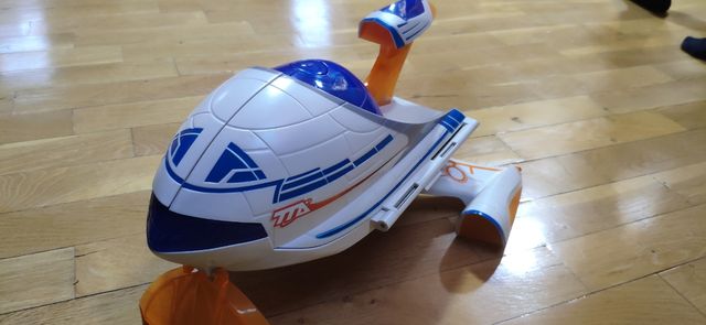 Nave espacial miles del futuro