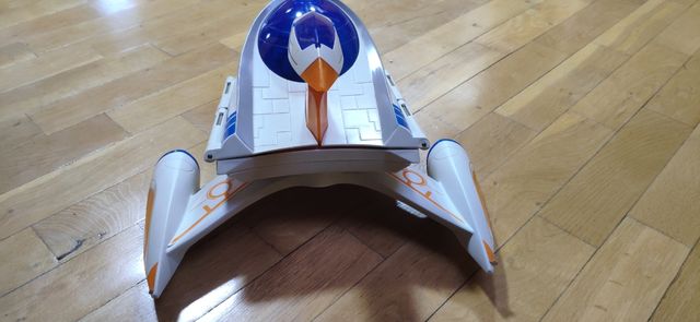 Nave espacial miles del futuro