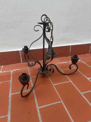 Lámpara de forja rústica