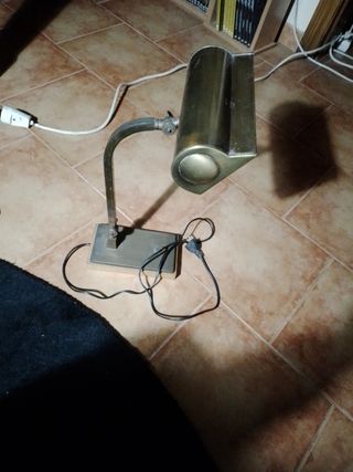 Lampara bronce  mesa despacho