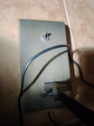 Lampara bronce  mesa despacho