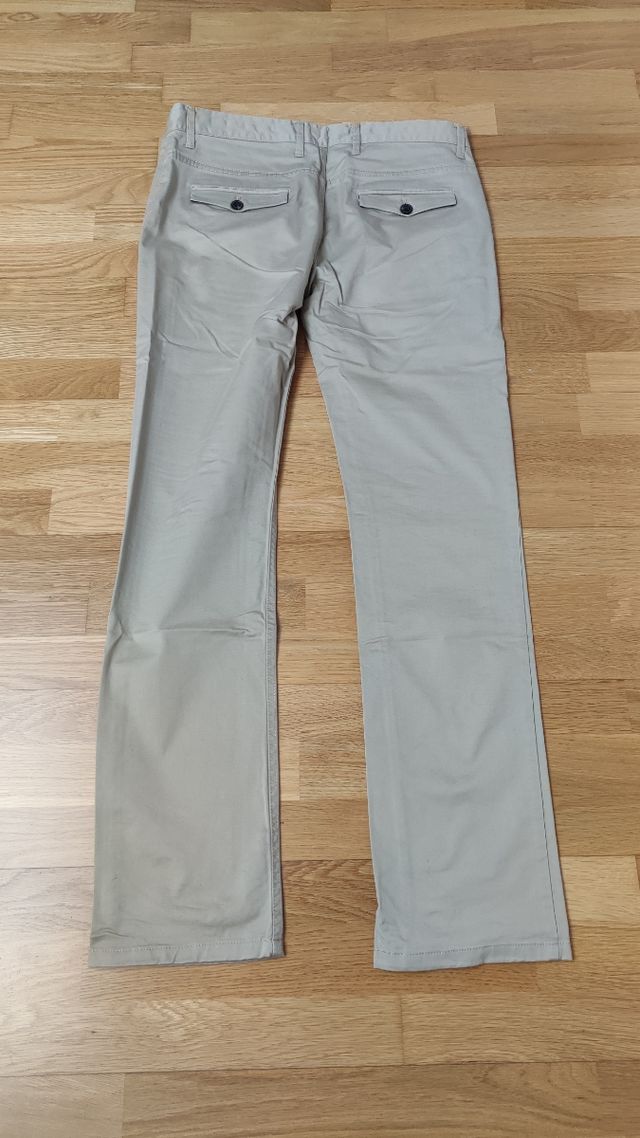 Pantalón beige hombre
