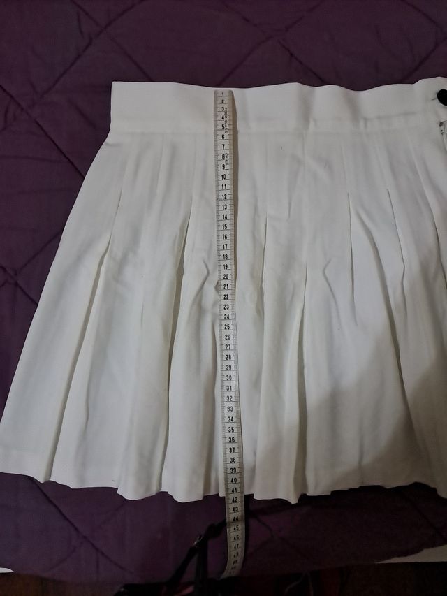 Falda blanca bershka