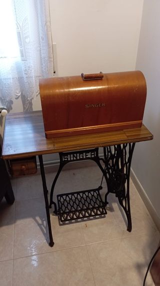 Máquina de coser Singer antigua