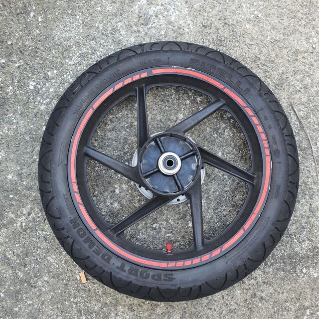 Llantas y ruedas 110/80/17 90/90/17