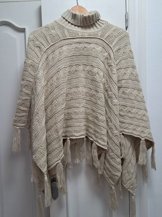 Poncho cuello alto