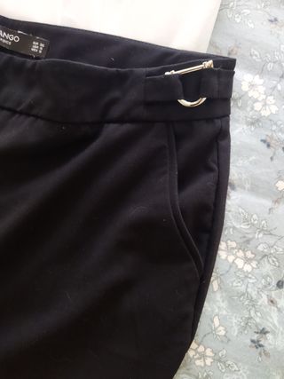 Pantalón traje Mango.