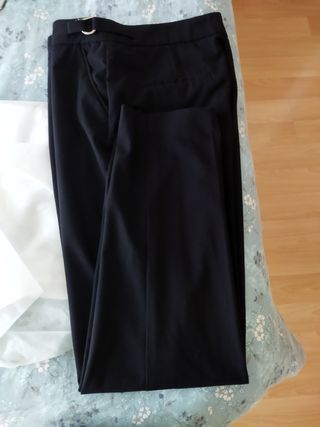 Pantalón traje Mango.
