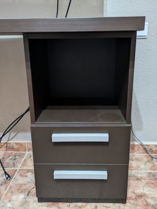 Escritorio color chocolate