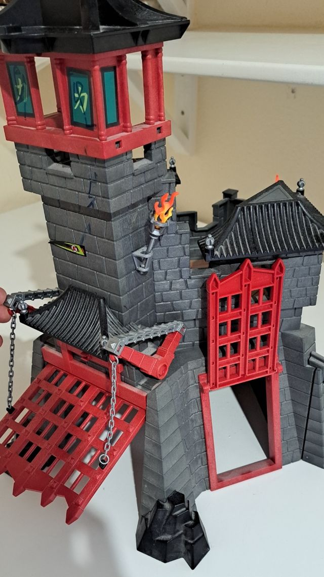 Playmobil, Fortaleza secreta del dragón