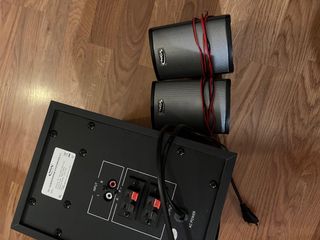Altavoces NGS.