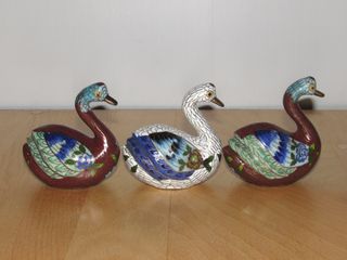 Tres aves patos cisnes pájaros chinos cloisonné