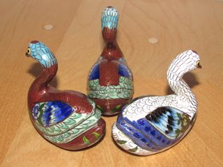 Tres aves patos cisnes pájaros chinos cloisonné