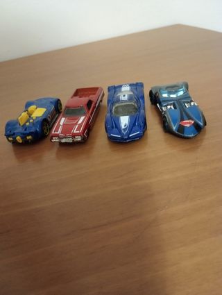 4 macchinine hot Wells