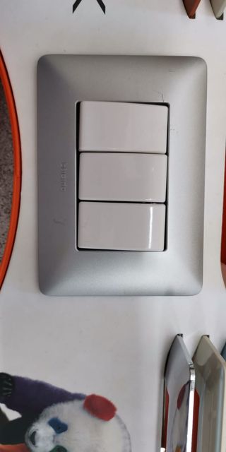 Materiale elettrico in stock