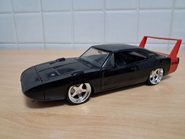 Dodge Charger 1:24