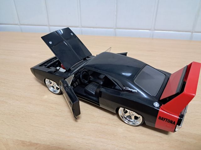 Dodge Charger 1:24