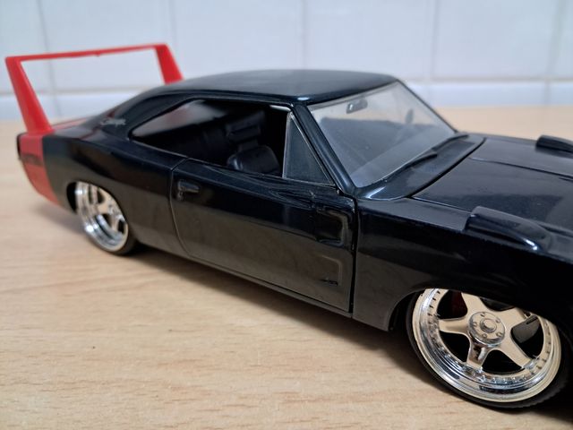 Dodge Charger 1:24