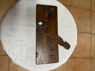 Cepillo de carpintero de madera.