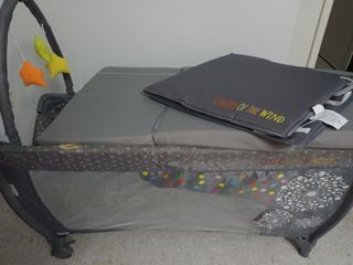 Cuna de viaje plegable