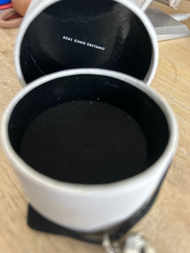 Caja de Tous lacada y otra gris mas pequeña