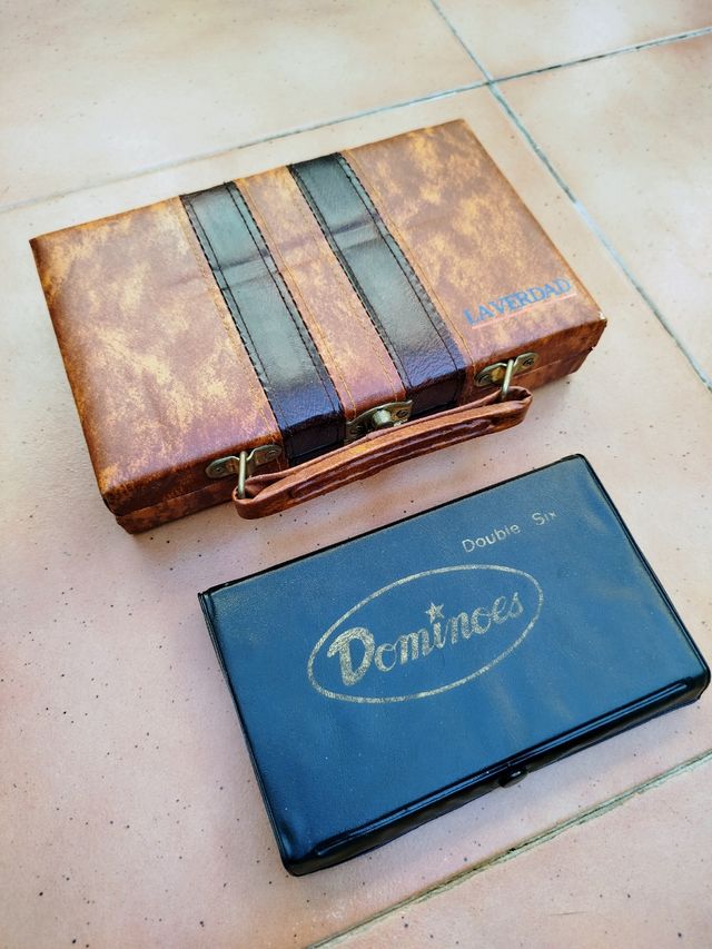 Dos Maletínes Juegos De Dominó