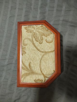 📿 Joyero de madera y ropa con espejo