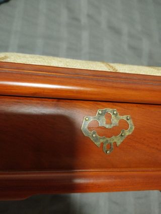 📿 Joyero de madera y ropa con espejo