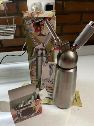 Sifon montador de nata, cremas y pures