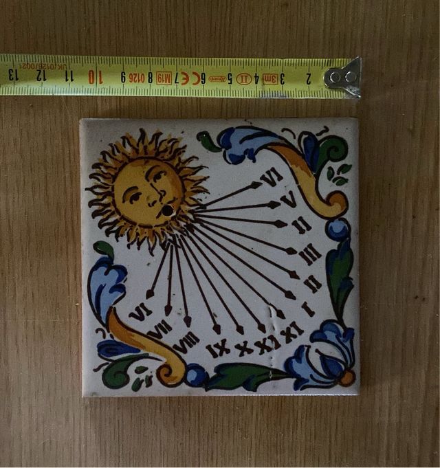 Azulejo reloj de sol