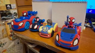 4 coches de Spiderman y ms marvel