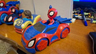 4 coches de Spiderman y ms marvel