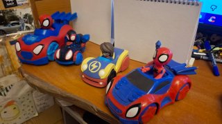 4 coches de Spiderman y ms marvel