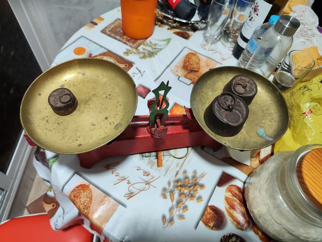 Balanza de Roberval antigua.