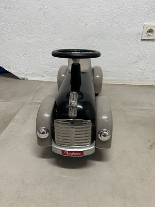 Correpasillos coche clásico niño Baghera