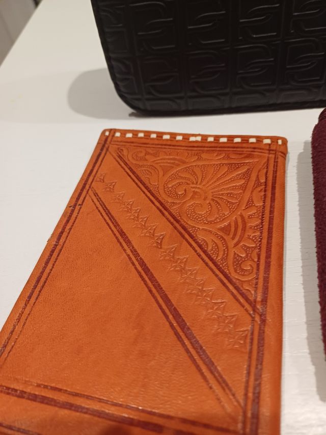 Carteras, cuero ,acolchadas
