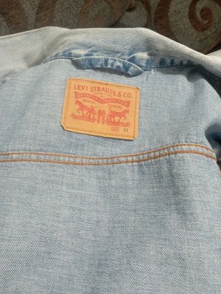 Chaqueta de jean marca Levis 