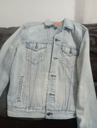 Chaqueta de jean marca Levis 