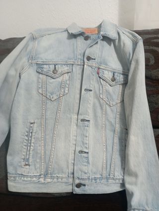 Chaqueta de jean marca Levis 