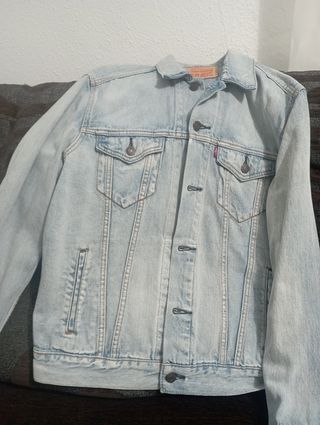 Chaqueta de jean marca Levis 