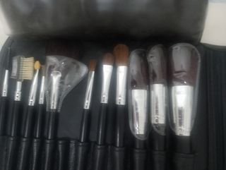 Set Brochas maquillaje nuevo.