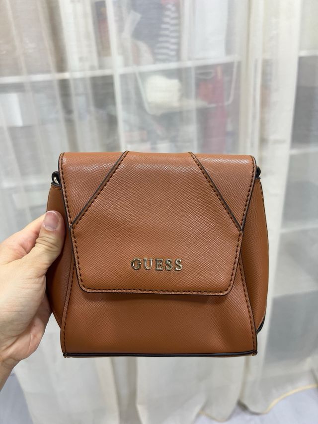 Bolso guess camel