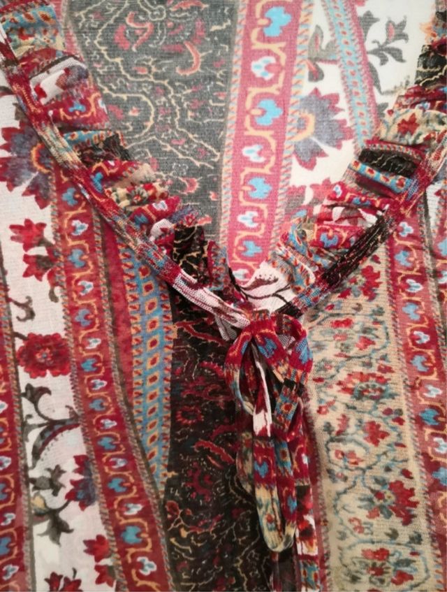 Blusa semitransparente estampada