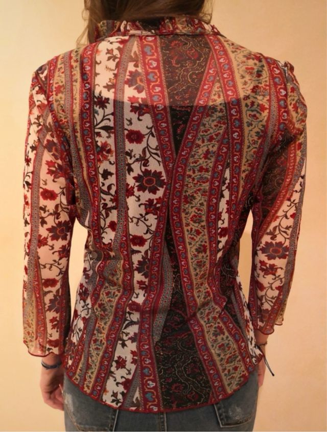 Blusa semitransparente estampada