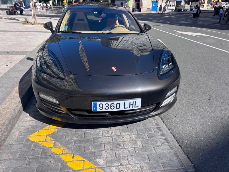 Porsche Panamera 2012 - foto 1